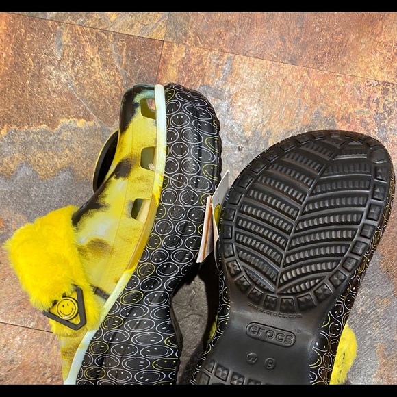 Smiley World x crocs collab bae clog - Picture 4 of 4